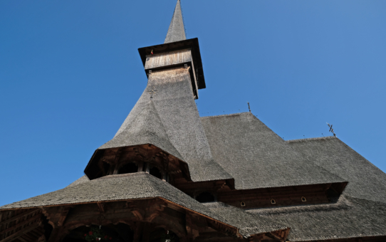 Wooden churches and a merry cemetery